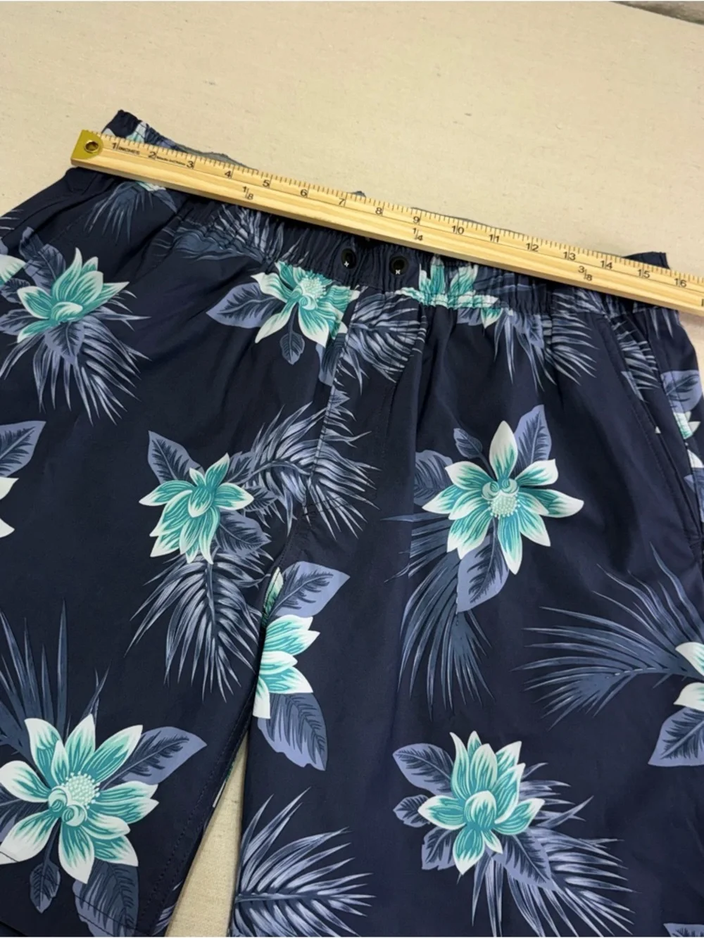 Hurley Men's Navy Floral Swim Trunks - Size Large
